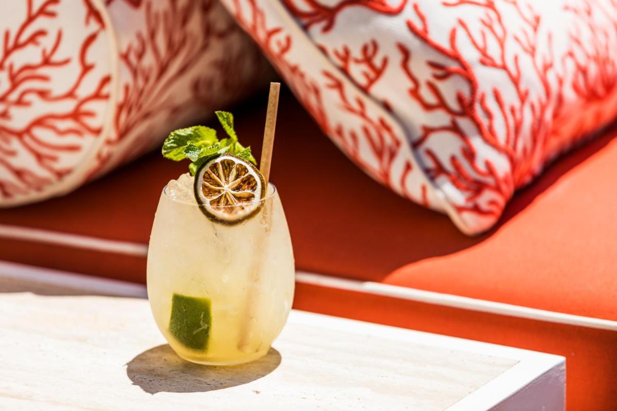 Boissons dans l'établissement Hôtel La Tartane Saint-Tropez