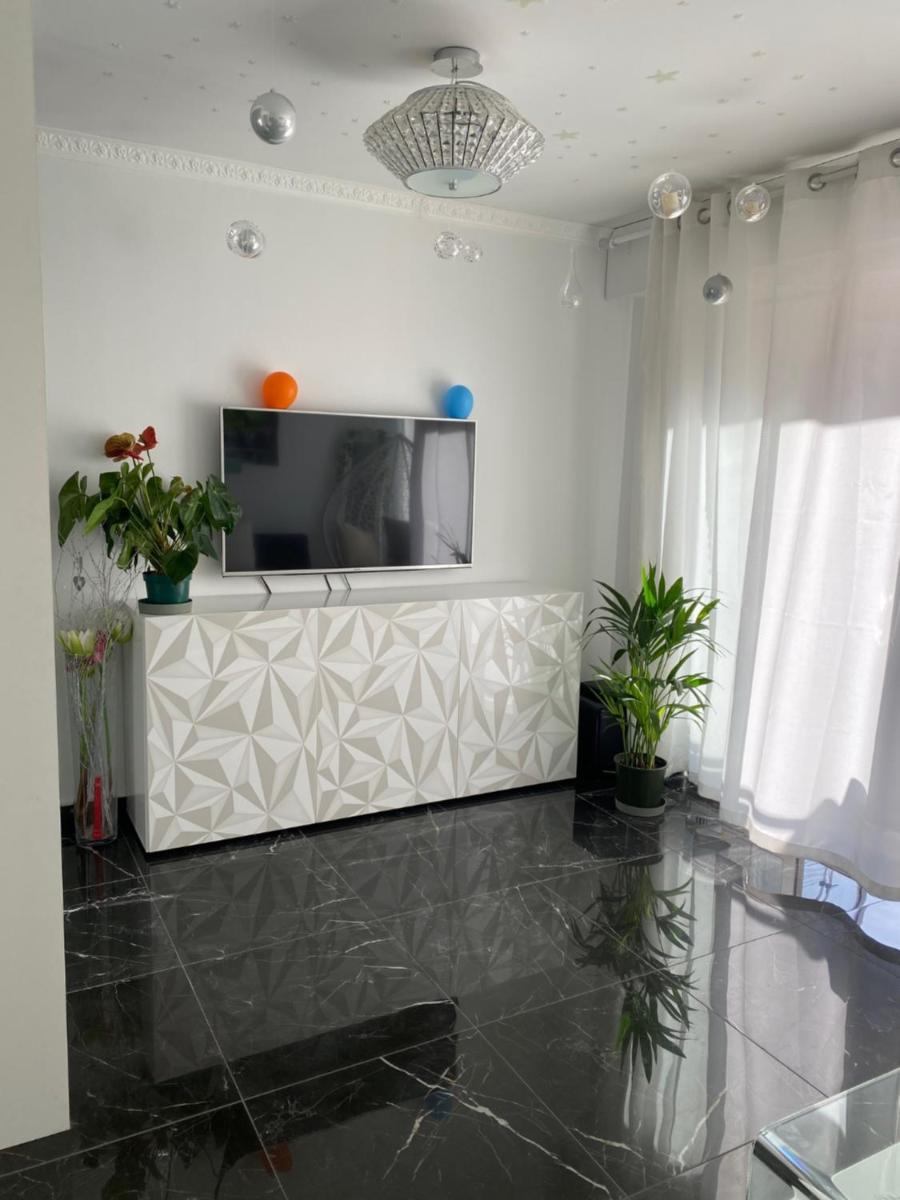 Beau Studio en plein centre de Menton - Hizvo