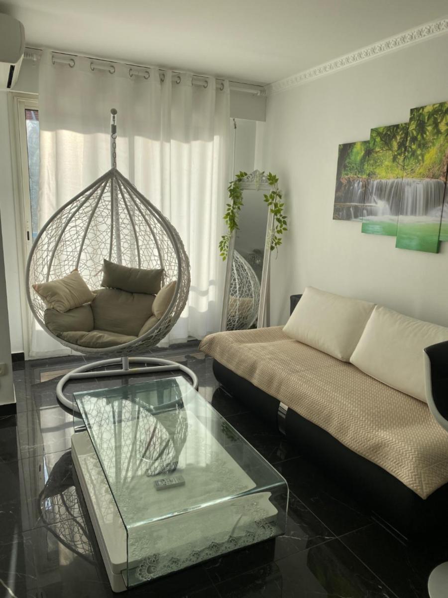 Beau Studio en plein centre de Menton - Hizvo