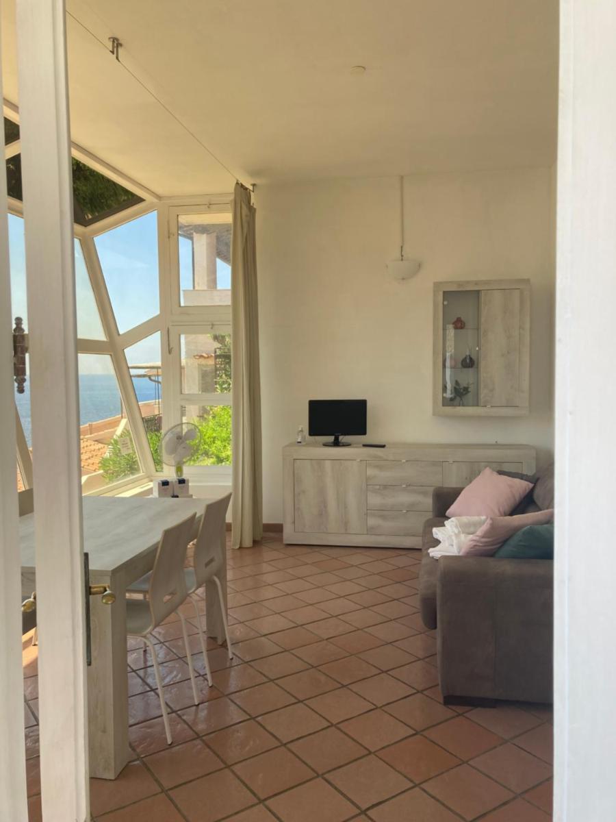 Vetrata sul mare - Housity