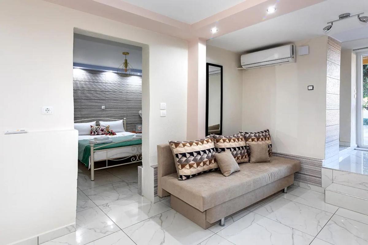 Rentinis Apartments - Housity