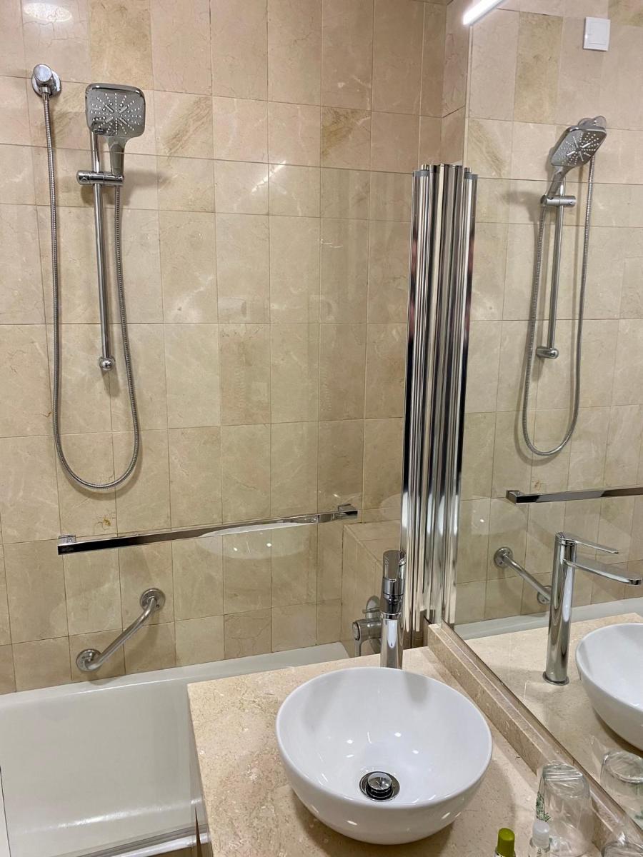 Hotel Derby Sevilla - Housity