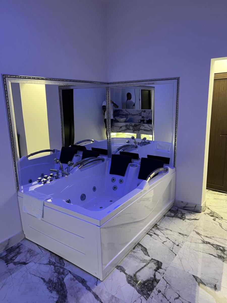 Suitetrails - Cetate Residence City