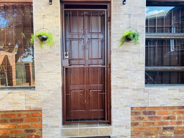 163 Bez Apartment 11 - Housity