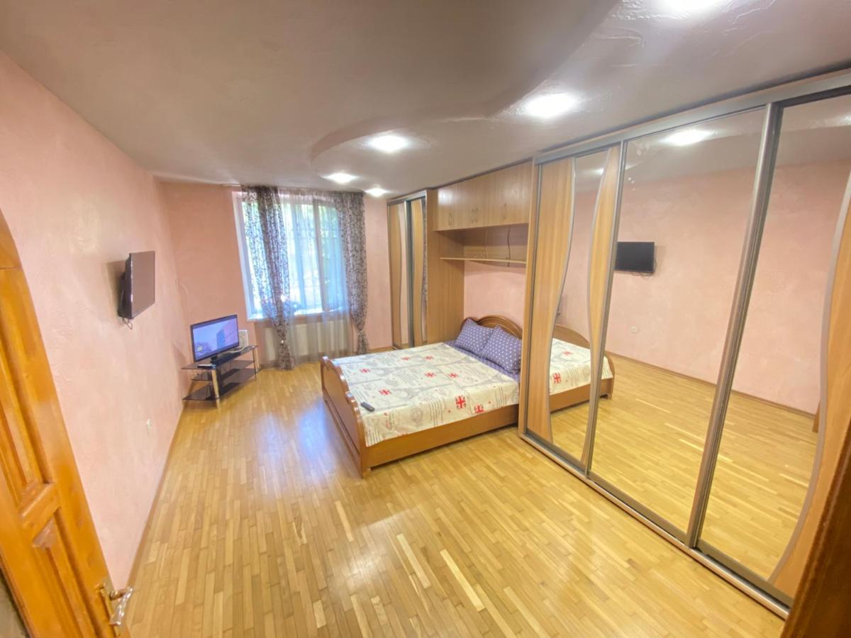 Suitetrails - Apartment Puskin Street in Centre of Chișinău