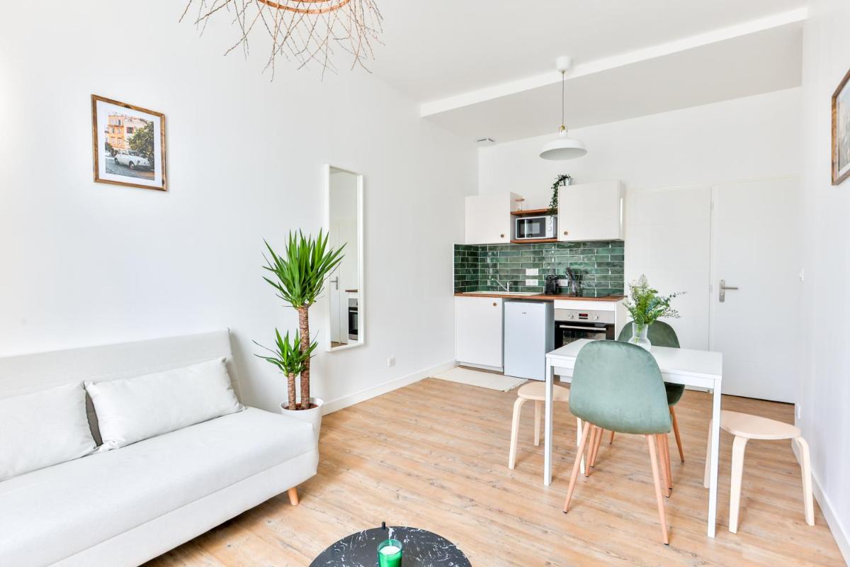VILLA VERDE #Hypercentre #Charente #Parking - Housity