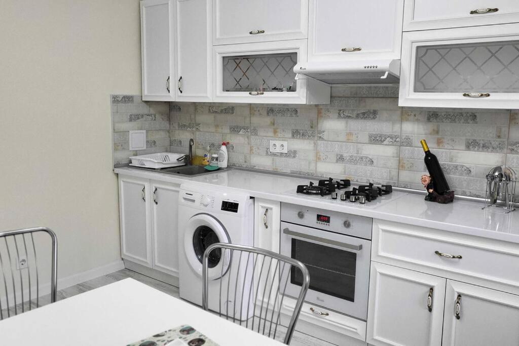 Spacious APT in the Center next to MallDova Mall - Housity