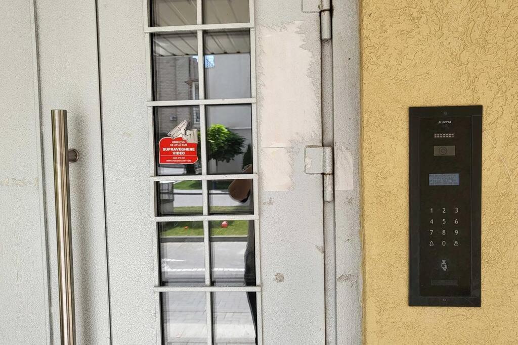 Spacious APT in the Center next to MallDova Mall - Housity