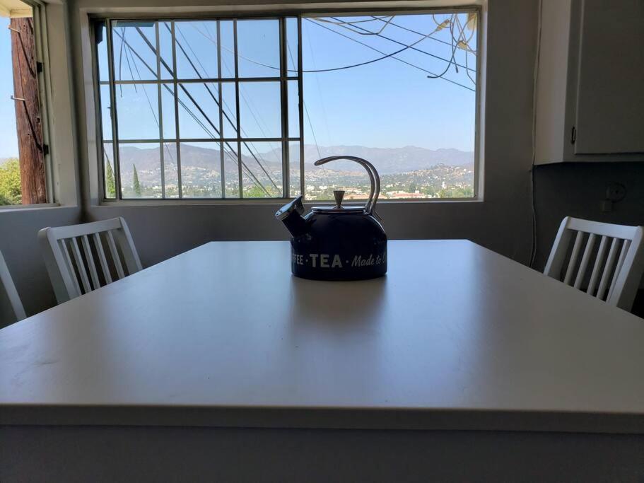 Heated pool House in the hills with great views - Housity