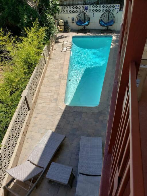 Heated pool House in the hills with great views - Housity