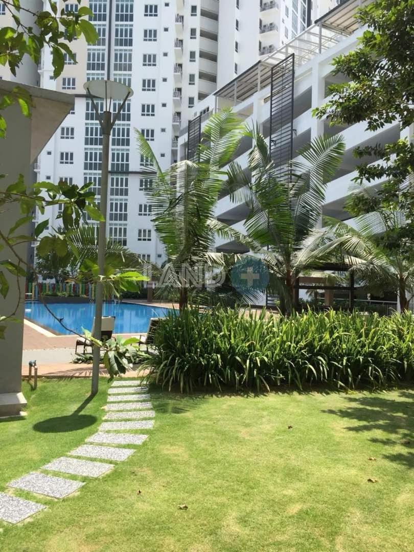 Condo in Cyberjaya near MMU University - Housity
