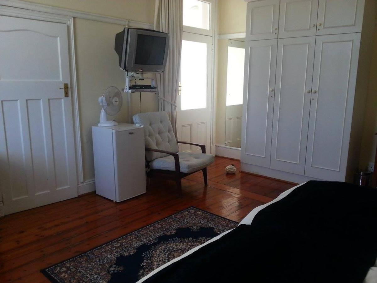 St Phillips Bed & Breakfast - Housity