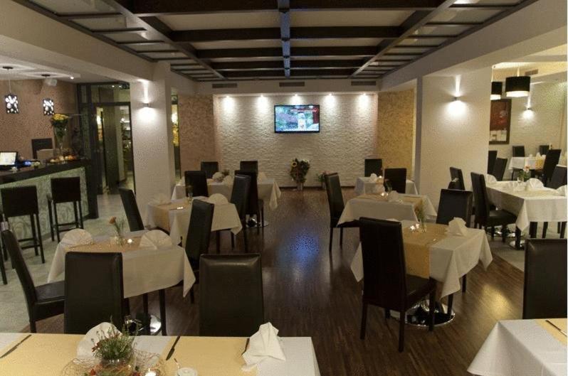 Hotel Vis A Vis - Housity