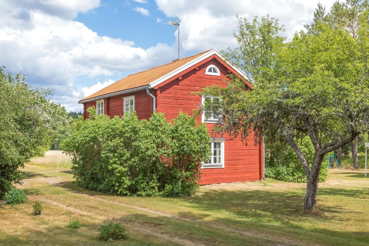Cozy cottage with proximity to lake with jetty - Housity