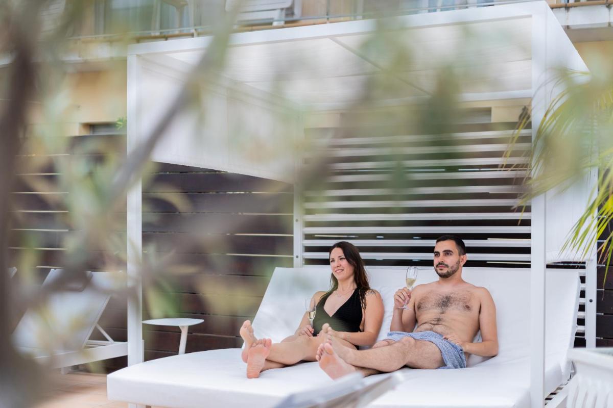 Clientes alojados en Neptuno Hotel & SPA 4 Sup