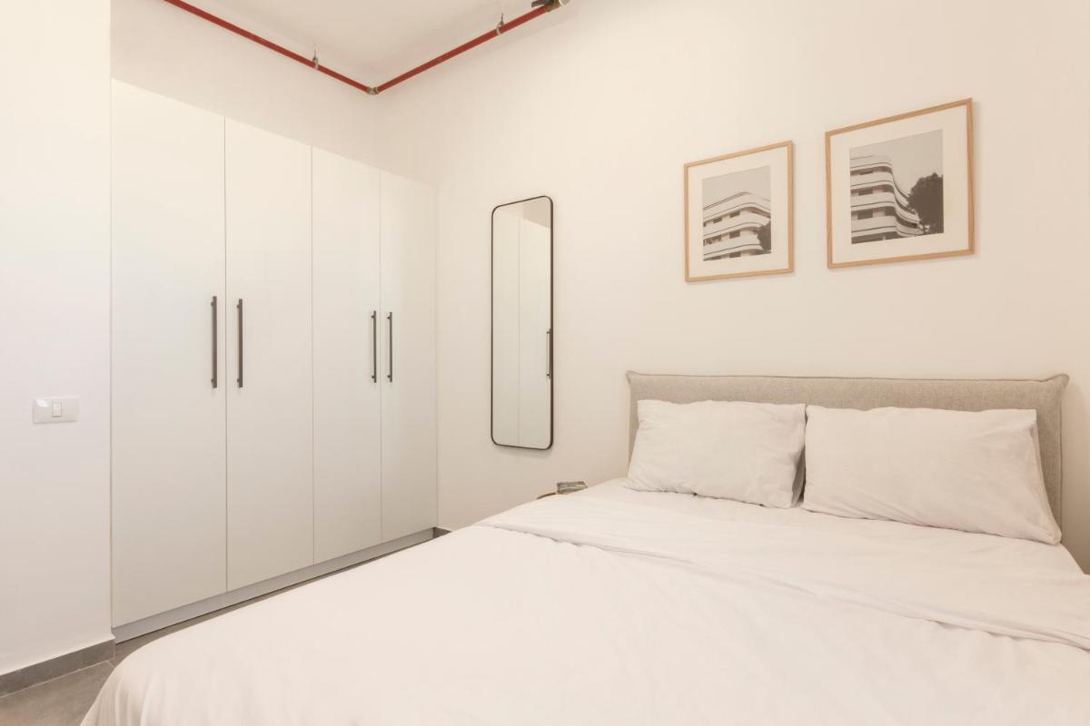Suitetrails - AirTLV - Menachem Begin Apartment