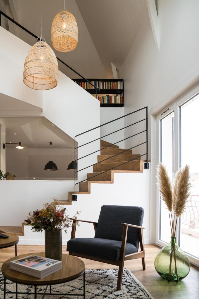 Superbe Loft Rumilly, 2 à 6 pers, 100 m2, proche ANNECY et AIX LES BAINS - Hizvo