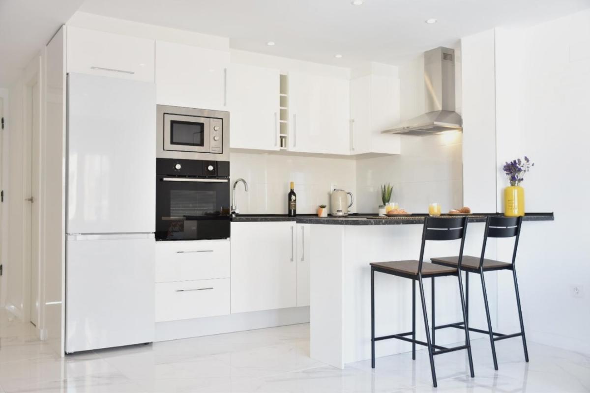Myflats Deluxe Seafront - Housity