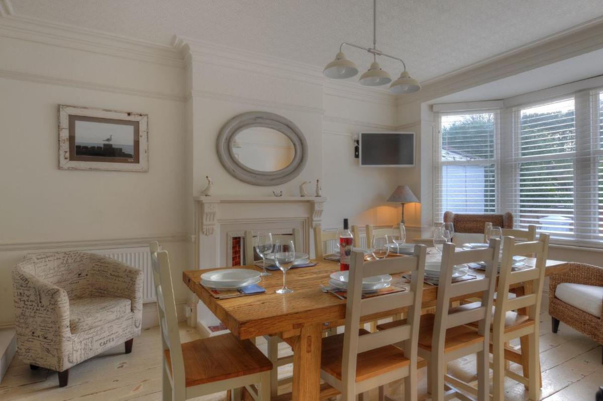 2 Hadleigh Villas - Housity