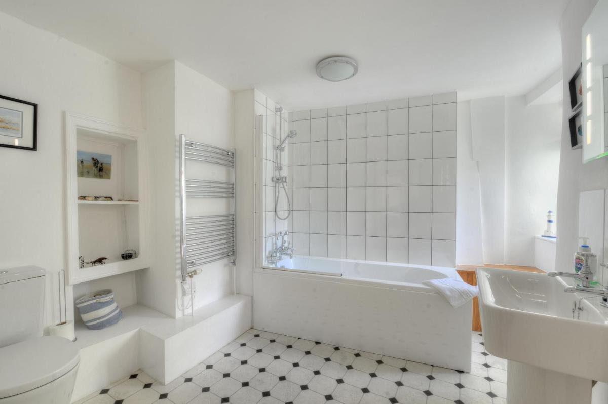 Hamilton House - Housity