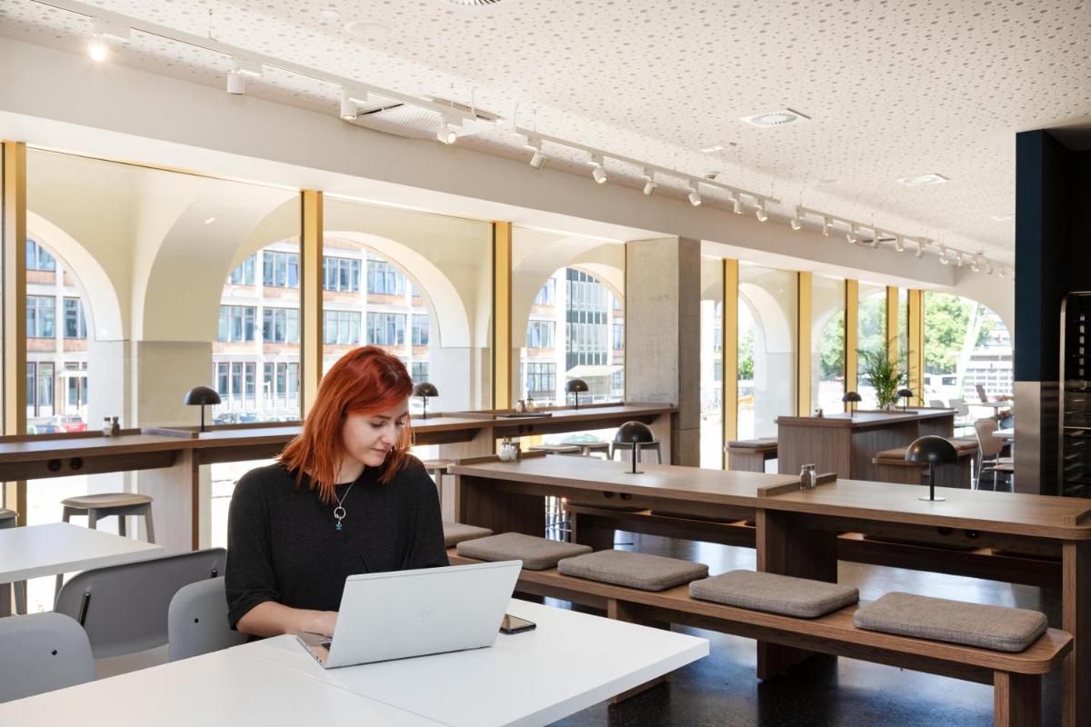 MEININGER Hotel Bremen Hauptbahnhof - Housity