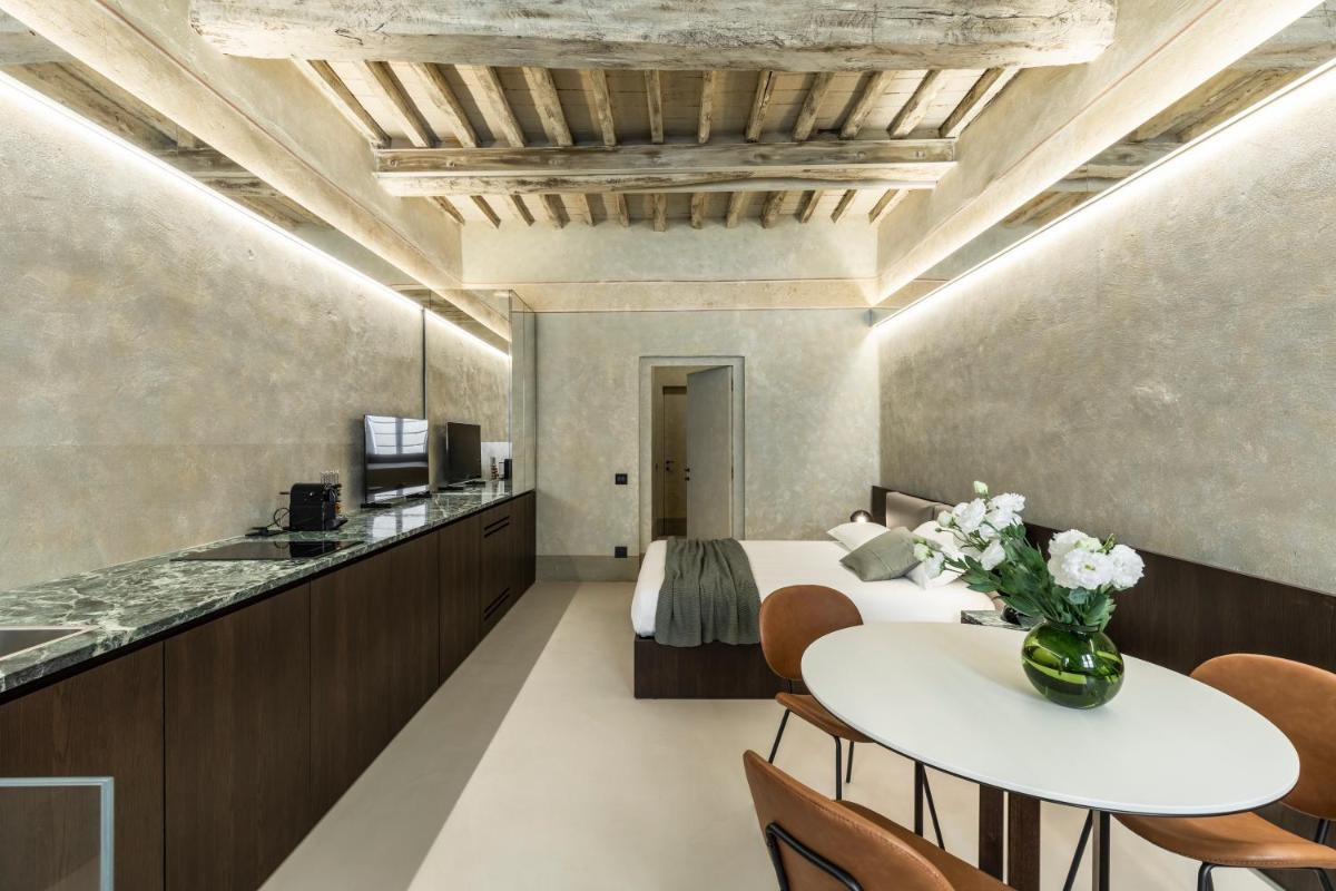 CHIAROMANNI SUITE - Housity