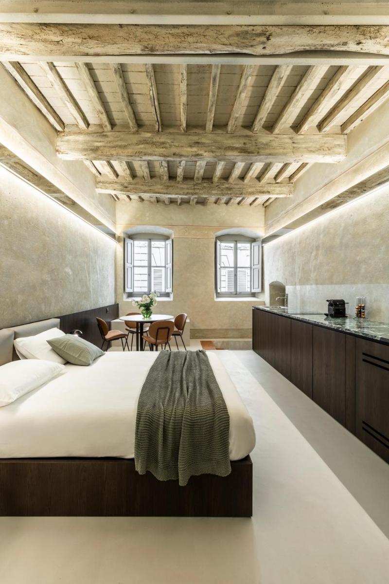 CHIAROMANNI SUITE - Housity