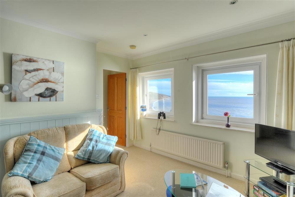 White Cliffs - Housity