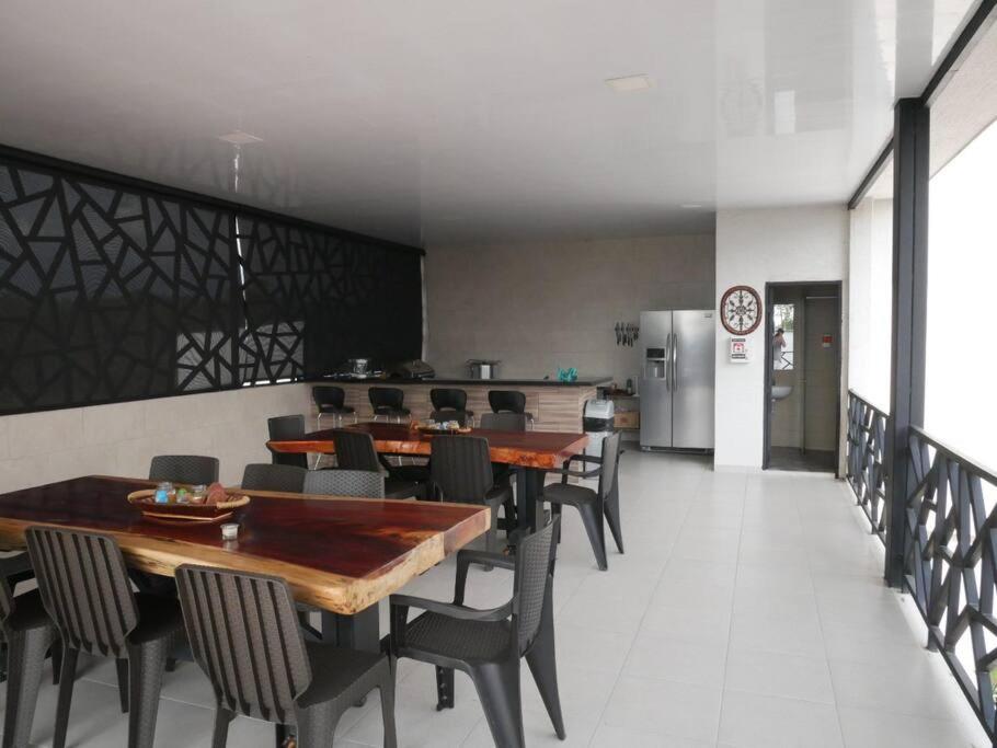 ESPECTACULAR CHALET EN EL EJE CAFETERO - Housity