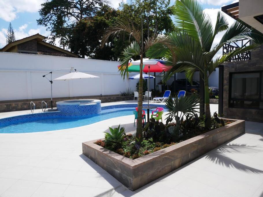 ESPECTACULAR CHALET EN EL EJE CAFETERO - Housity