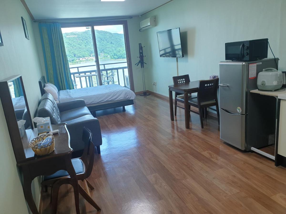 LaHoya Pension - Housity
