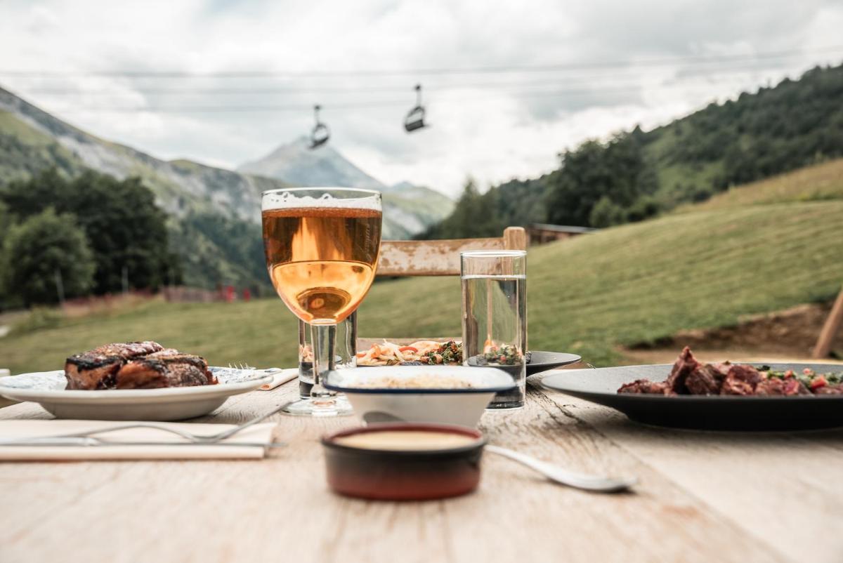 Boissons dans l'établissement Les Cèdres - Hôtel - Restaurants - Spa