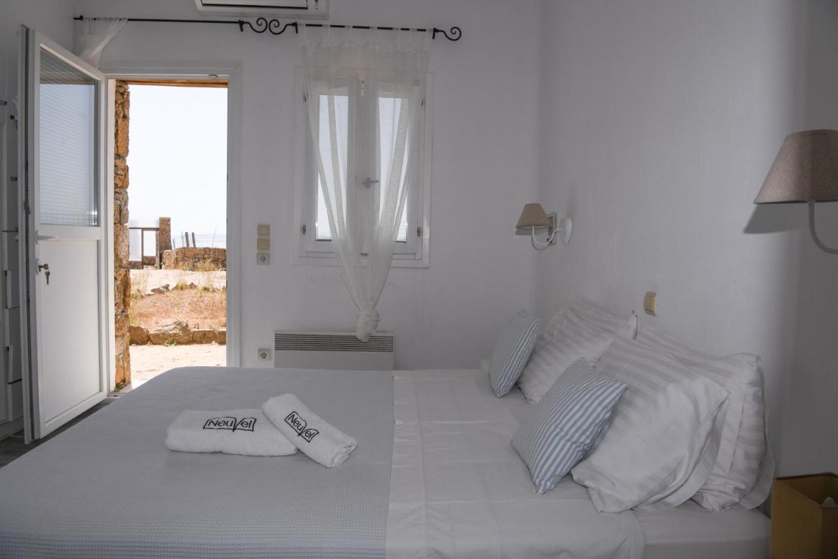 Rock Villa-Guest house by Neuvel - Housity