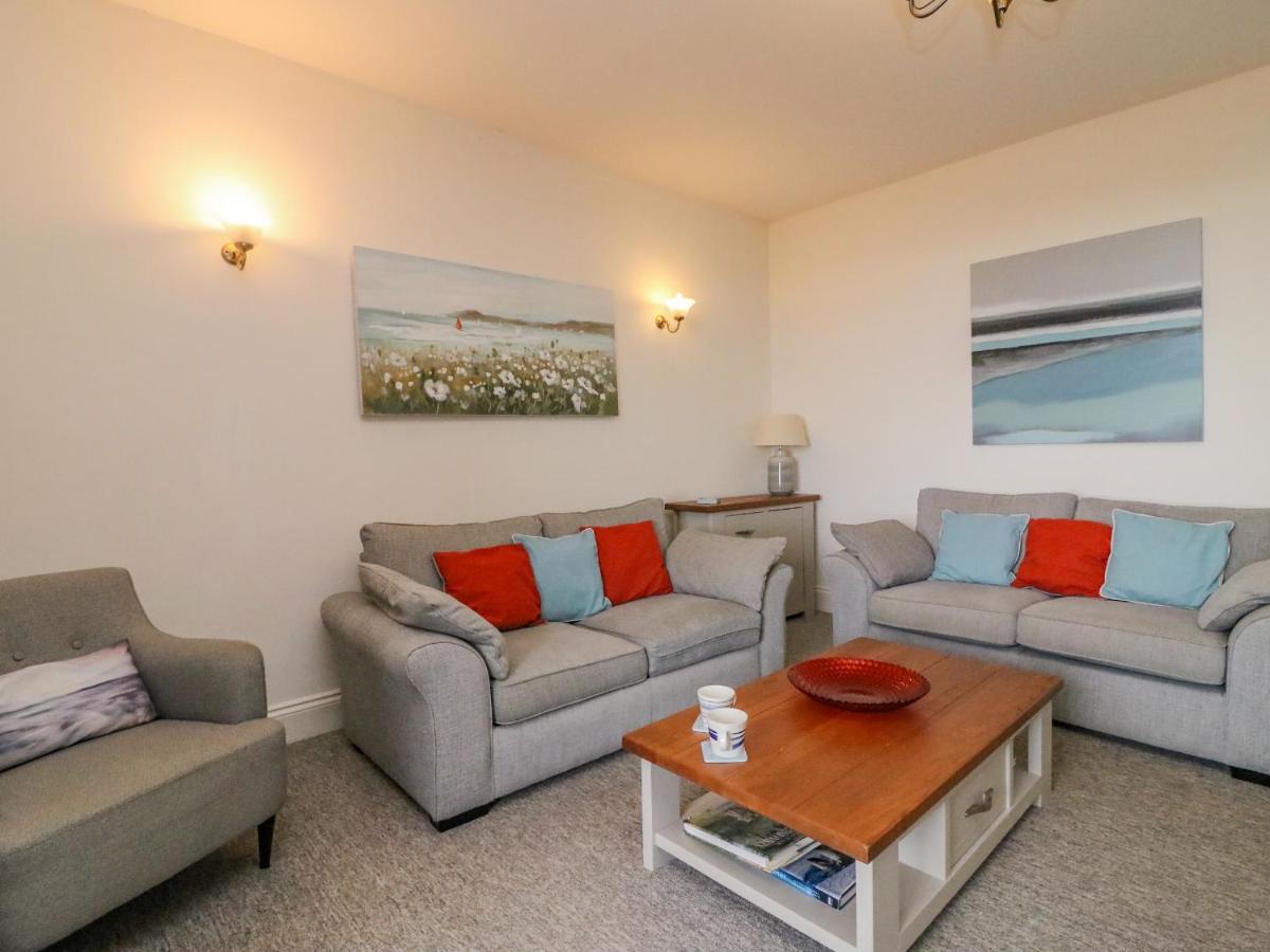 Ocean Watch 1 - Housity