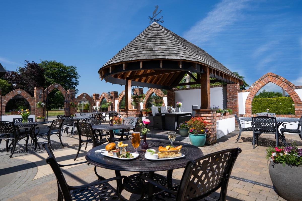 Burrendale Hotel Country Club & Spa - Housity
