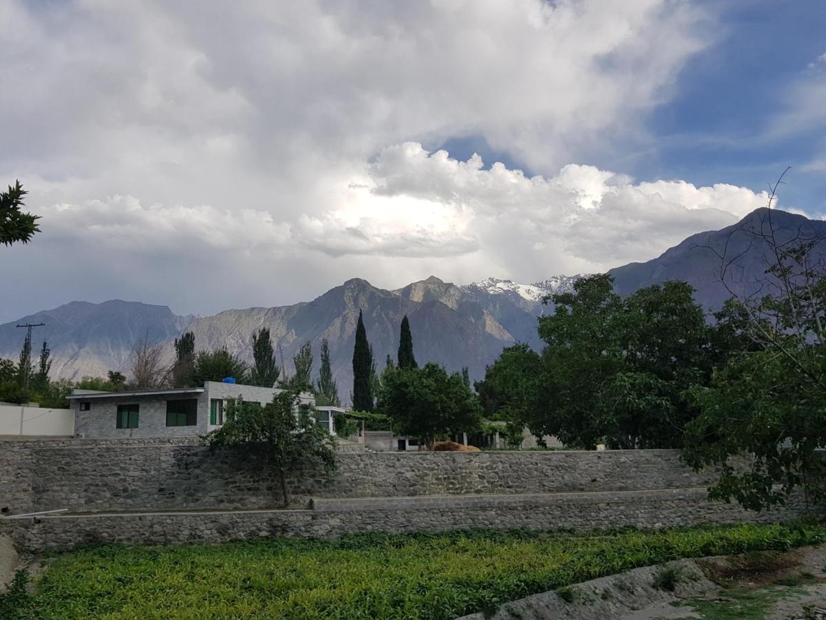 Ehsan-e-Bassi - Housity
