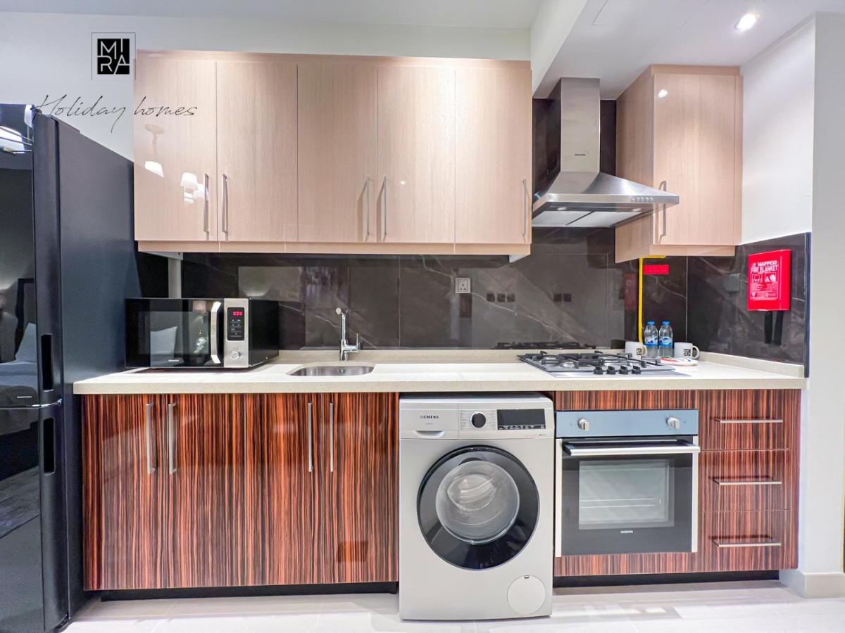 Suitetrails - Mira Holiday Homes - Newly furnished studio in Downtown