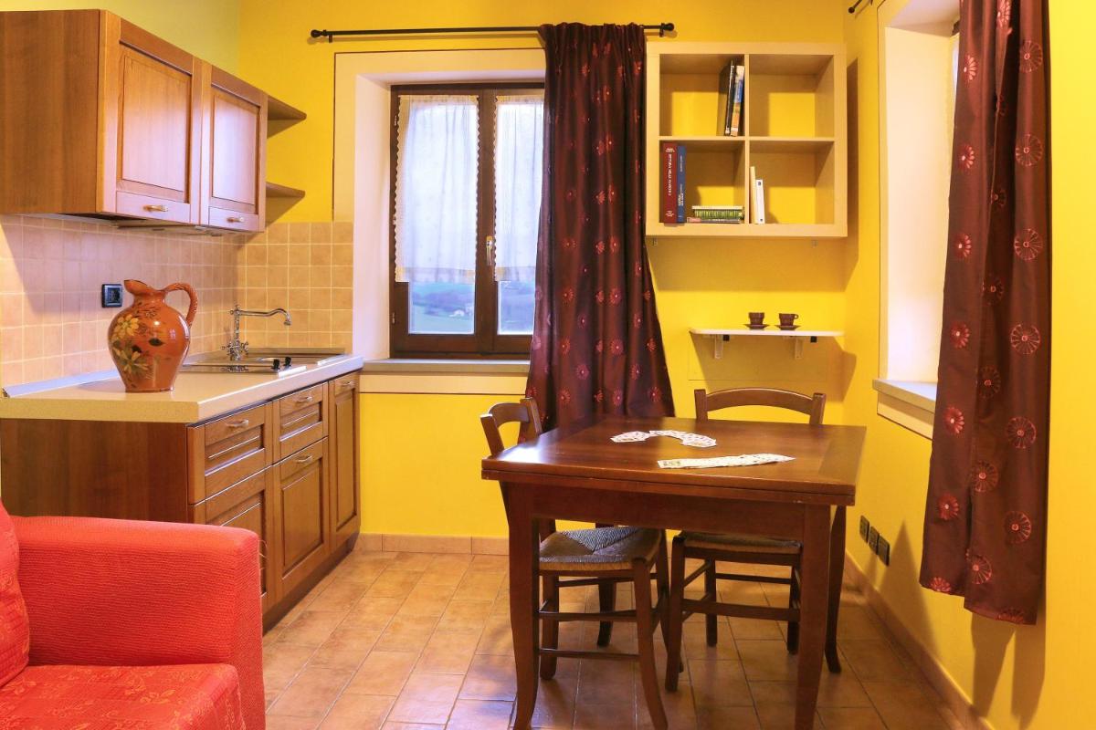 Spacious villa in Montecarotto with mountain view and pool - Housity