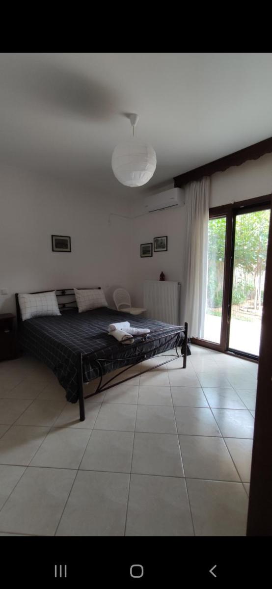 Panos Luxury Suites - Housity
