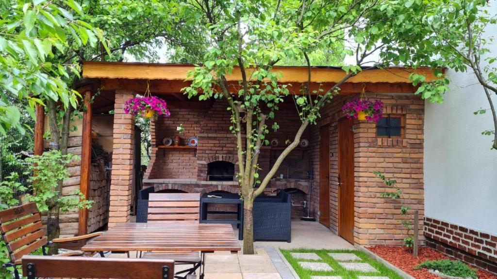 Cozy house with nice garden in heart of city center - Housity