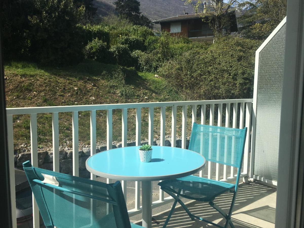 Joli petit studio au bord du lac - Housity