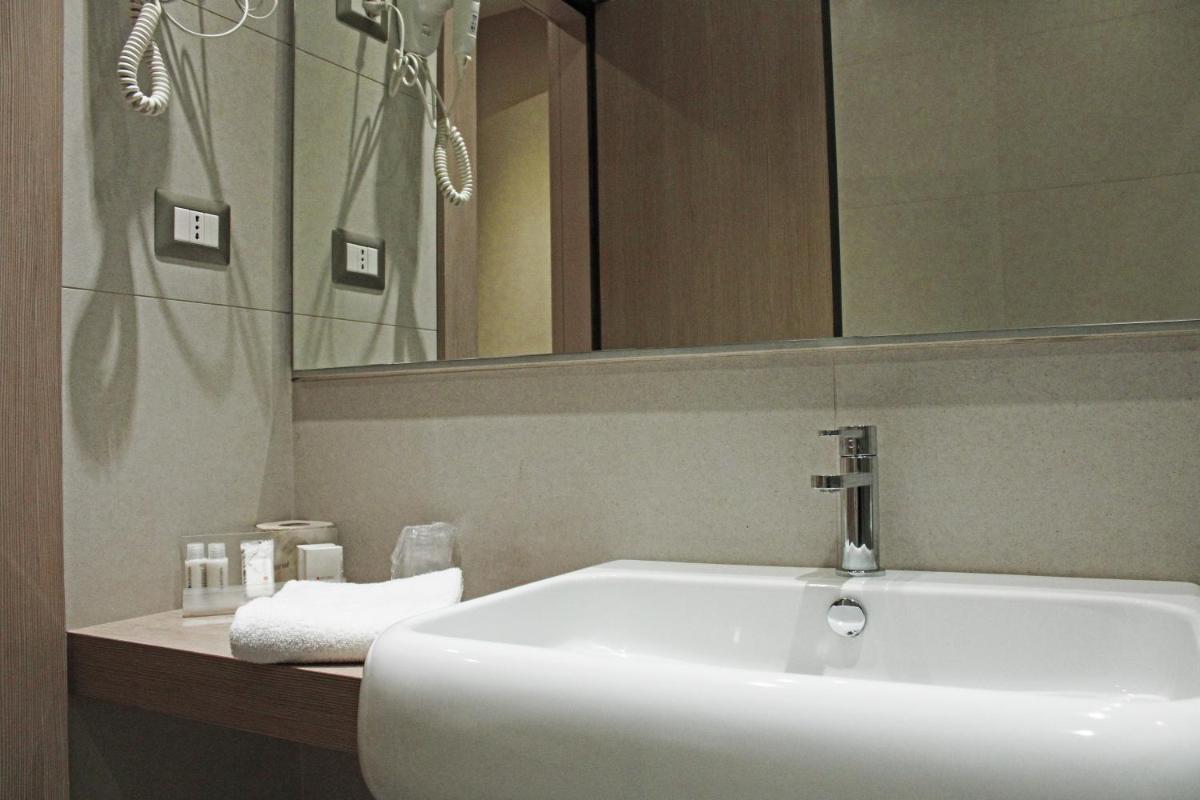 Suitetrails - Viva Hotel Avellino