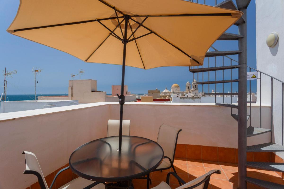 Atico del Buen CANTAOR by Cadiz4Rentals - Housity