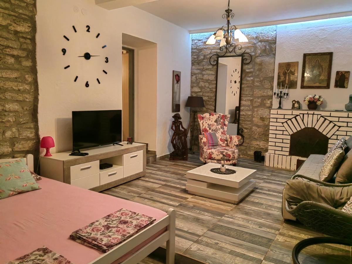 Old House Morinj-Tara - Housity