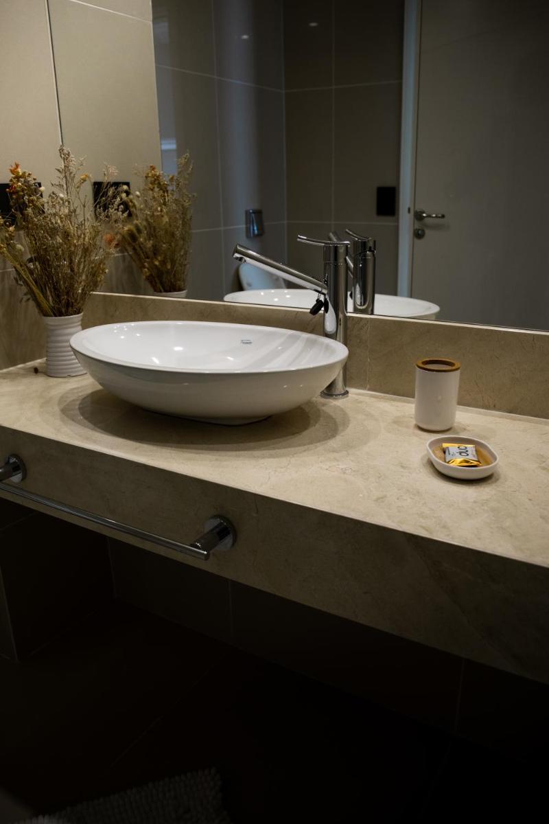 Apart France - Con Gim, Piscina y estacionamiento - Matrimonial - Housity