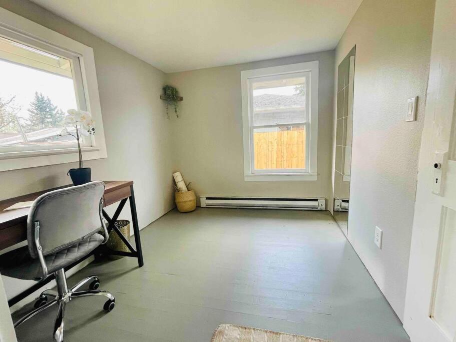 Cute and Cozy 2-BR Bungalow near everything! - Housity