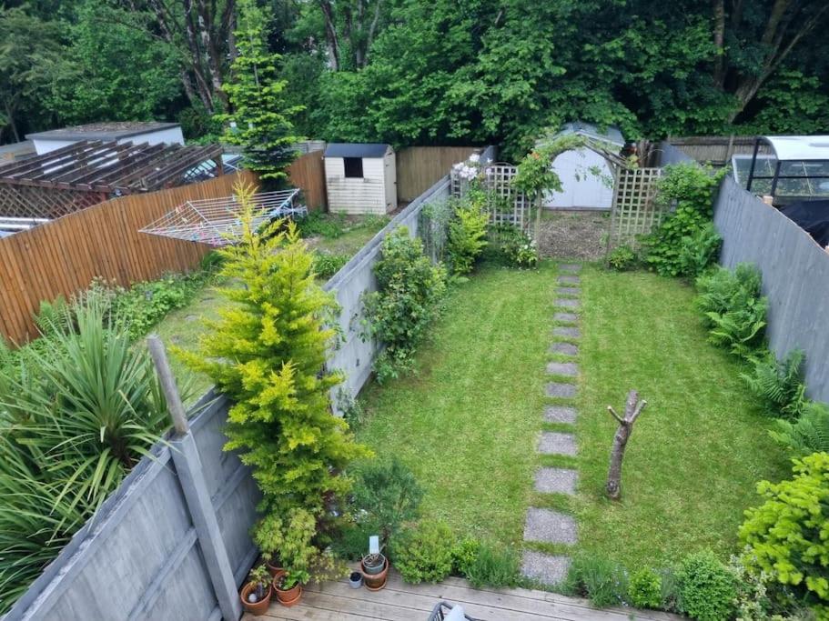 Cosy and Characterful 1 bedroom townhouse with big south facing garden in Cardiff - Housity