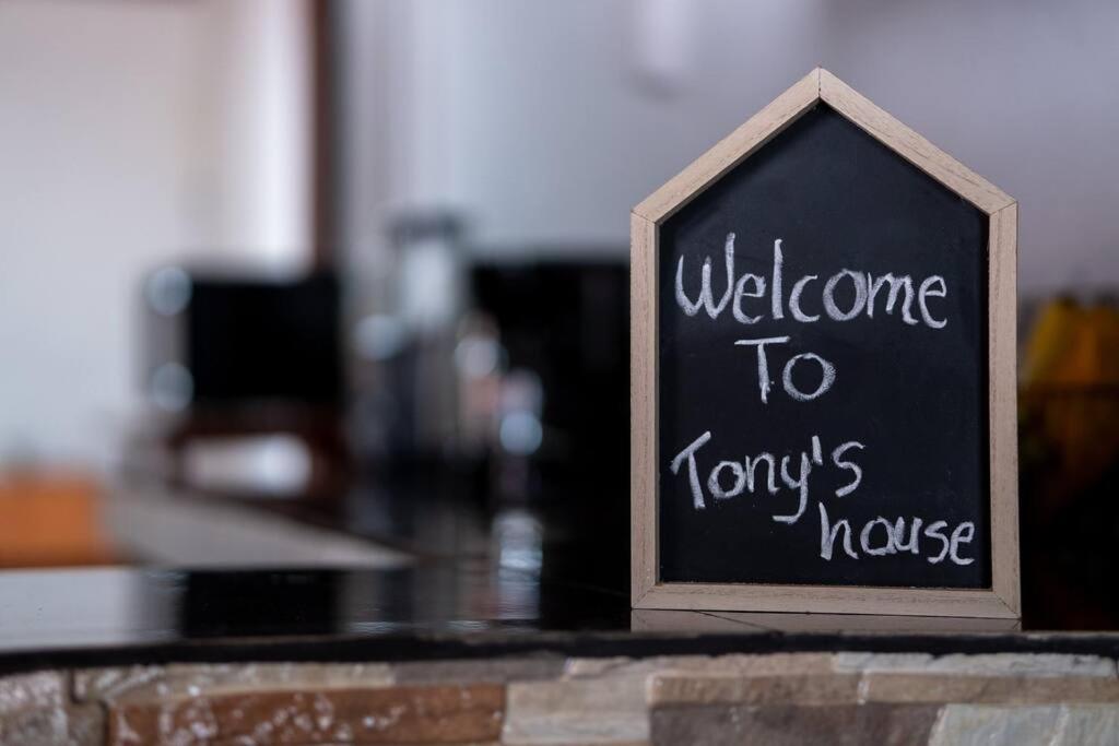 Tony's House - Housity