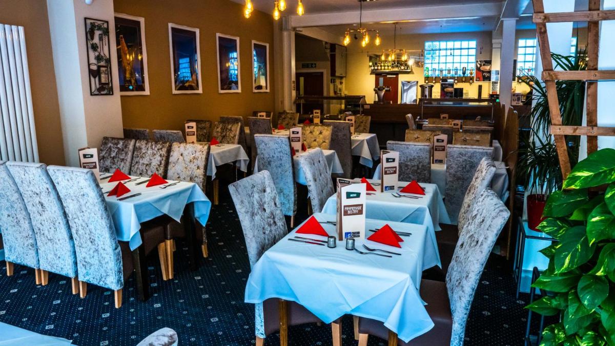 Dutchman Hotel - Housity