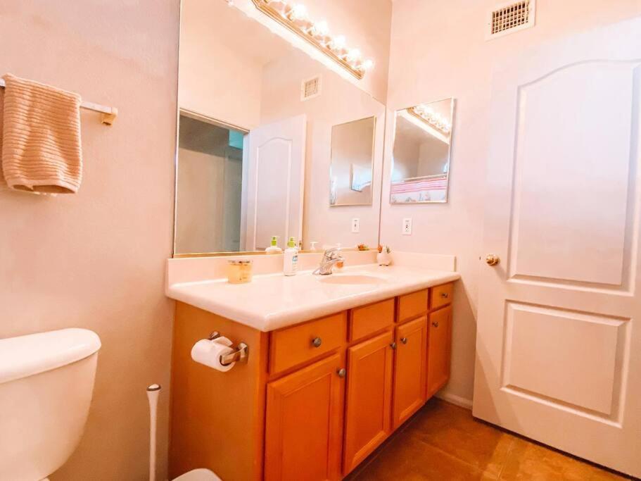 Goodyear Pool Pet Friendly - Housity